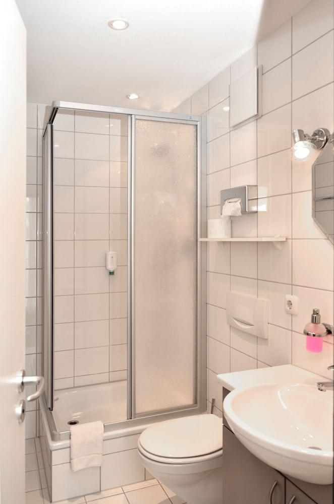 Am Hachinger Bach By Blattl Hotel Neubiberg